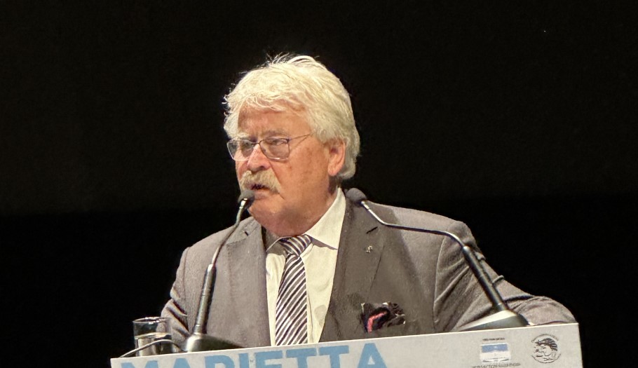 Έλμαρ Μπροκ: Η ΕΕ οφείλει να χαράξει κοινή αμυντική πολιτική