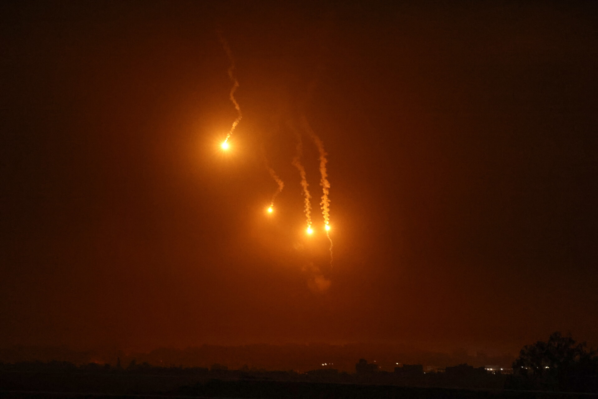 Συνεχίζονται οι ισραηλινές επιθέσεις στη Λωρίδα της Γάζας © EPA/ATEF SAFADI