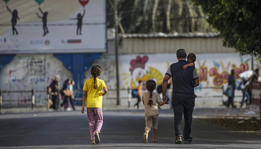 Γάζα: Η φυγή των αμάχων και η προειδοποίηση διπλωματών σε Μπάιντεν