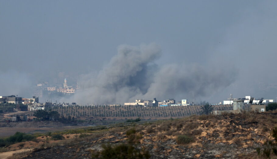 Από στρατιωτική επέμβαση του Ισραήλ στη Γάζα © EPA/ATEF SAFADI