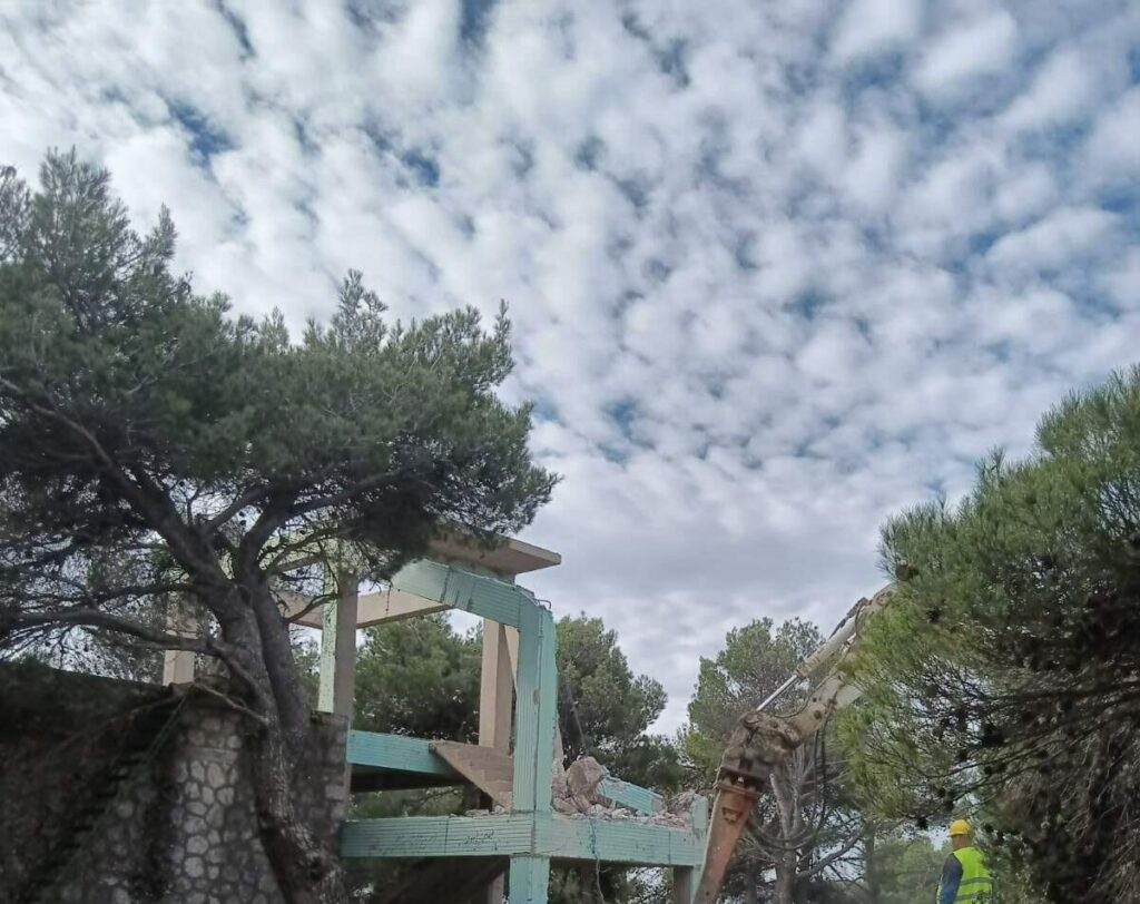 Αυθαίρετα: Τα 16 κτίρια που θα κατεδαφιστούν στην Αττική