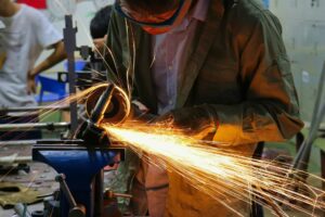 Η βιομηχανική παραγωγή αυξήθηκε 1,7% τον Μάρτιο