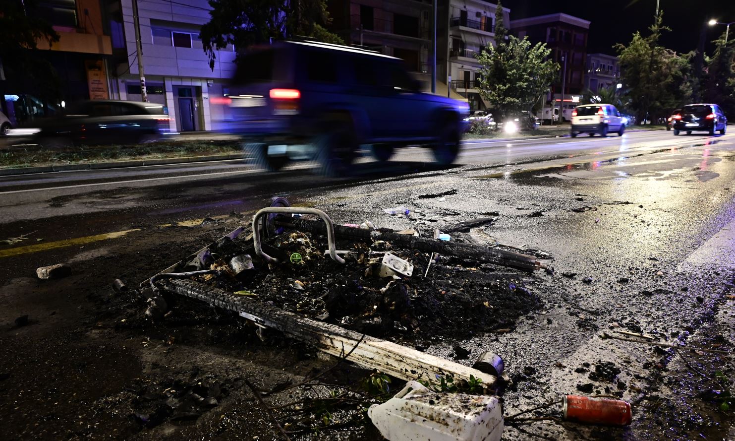 Επεισόδια από ομάδες Ρομά με φόντο το θάνατο του 17χρονου © ΜΙΧΑΛΗΣ ΚΑΡΑΓΙΑΝΝΗΣ/EUROKINISSI