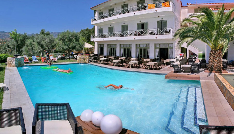 Το ξενοδοχείο Sandy Bay στο Πλωμάρι Λέσβου που έχει αναρτηθεί στην πλατφόρμα πλειστηριασμών eauction.gr © sandybay.gr/our-hotel/
