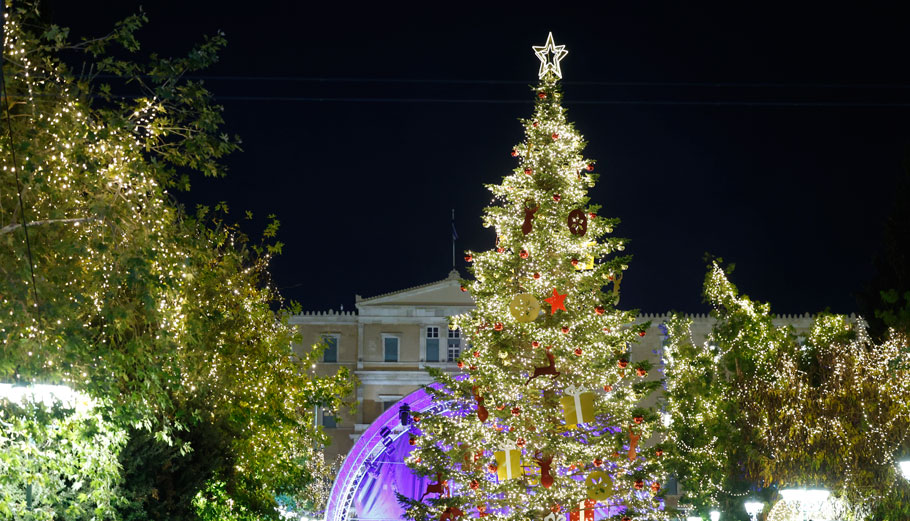 Στολισμένο Σύνταγμα © Eurokinissi