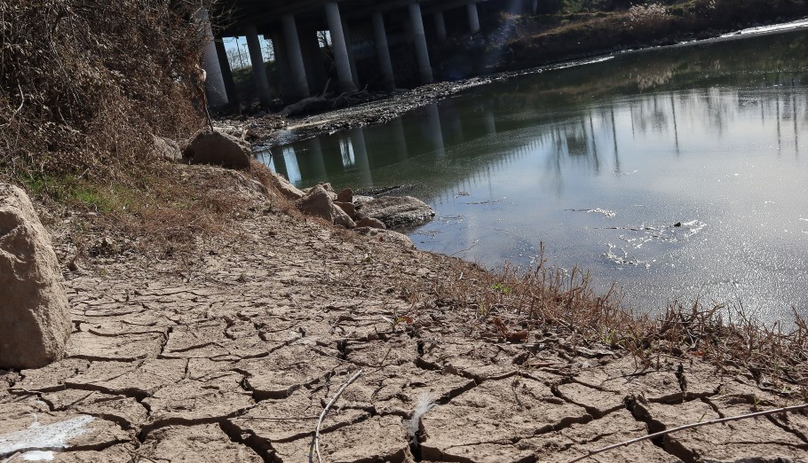 Χαμηλή στάθμη ποταμού στη Θεσσαλία λόγω ξηρασίας © EUROKINISSI/ΛΕΩΝΙΔΑΣ ΤΖΕΚΑΣ