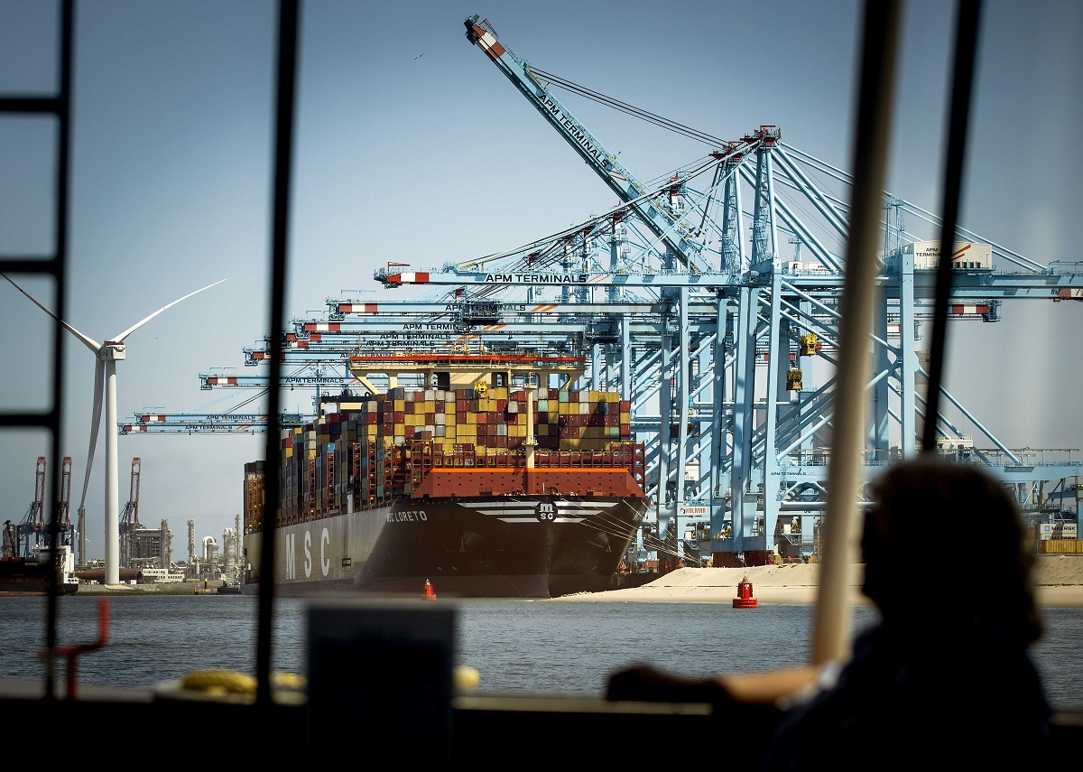 MSC: Τερματίζει τη διέλευση από τη διώρυγα του Σουέζ