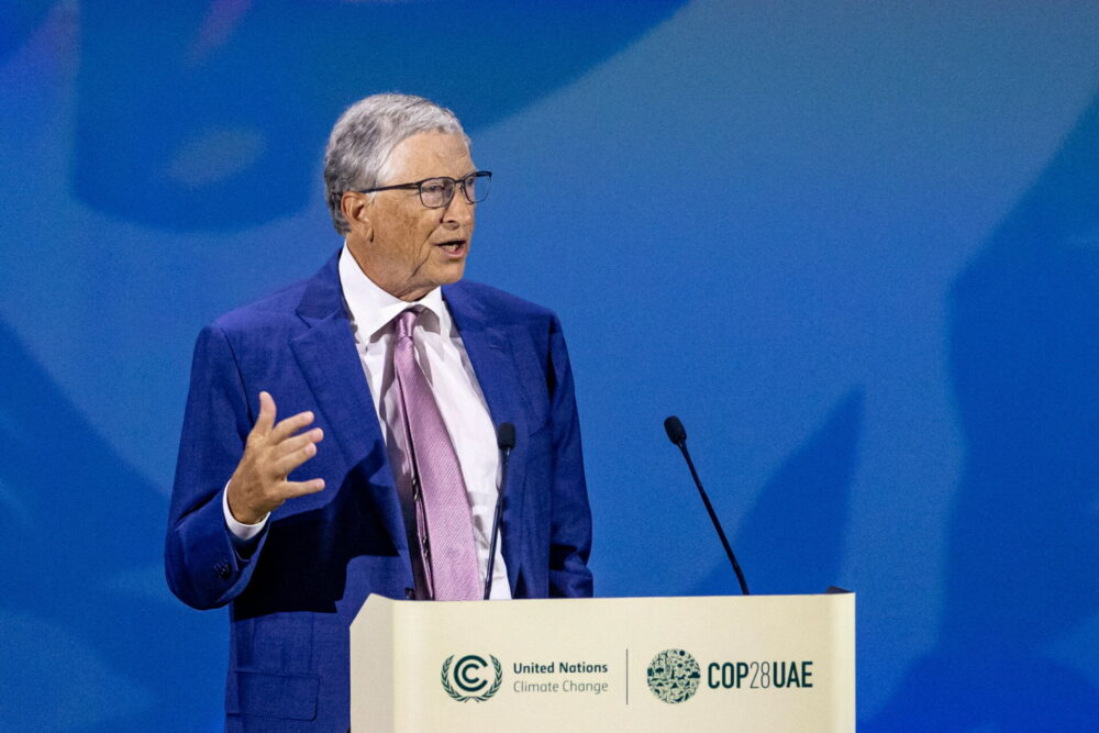 Ο Μπιλ Γκέιτς στην COP28 © EPA/MARTIN DIVISEK