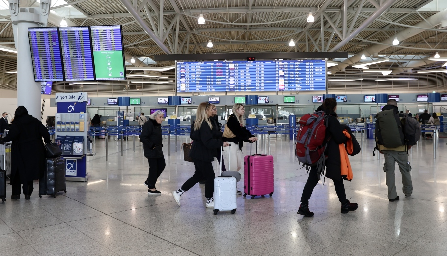 Eurobank: Τρεις παράγοντες βελτίωσαν το έλλειμμα τρεχουσών συναλλαγών