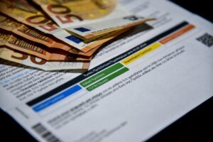 Ηλεκτρική ενέργεια: 1 στους 3 προστατεύεται από τις διακυμάνσεις, έρχονται τα δυναμικά τιμολόγια