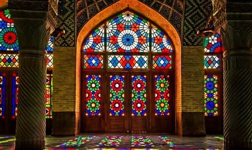 Ροζ Τζαμί στο Ιράν @ https://www.instagram.com/nasiralmulkmosque/