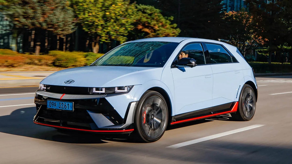 Οδηγούμε το Hyundai Ioniq 5 N στην Αγγλία