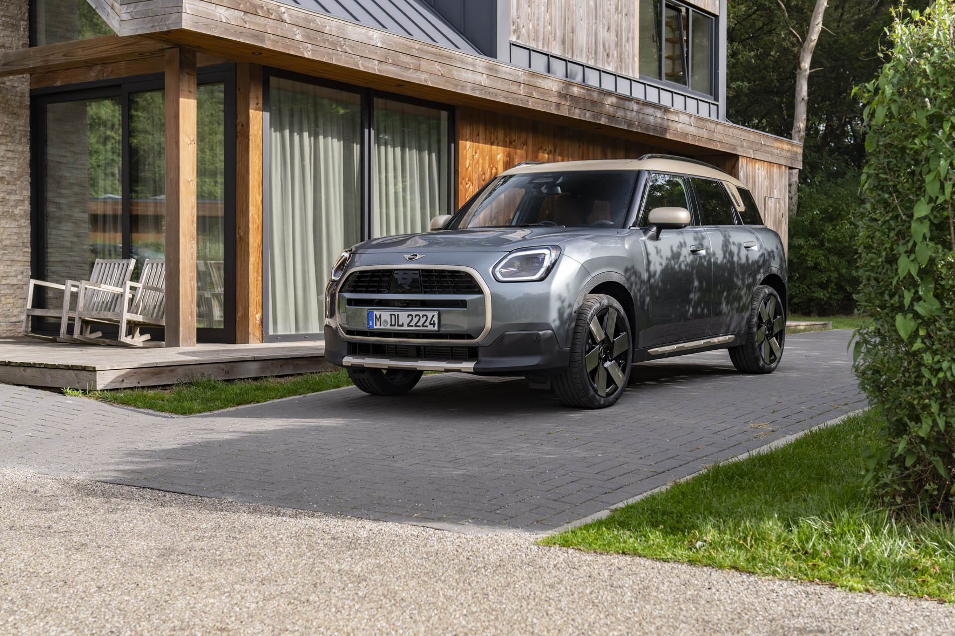 H εκφραστική σχεδίαση του νέου MINI Countryman C