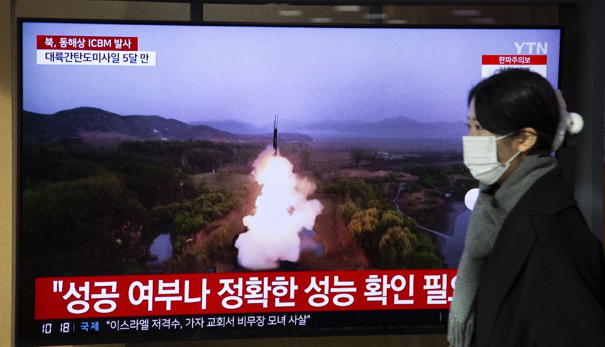 Αντίδραση από τη Σεούλ μετά την εκτόξευση ICBM από τη Βόρεια Κορέα στην Ανατολική Θάλασσα © EPA/JEON HEON-KYUN