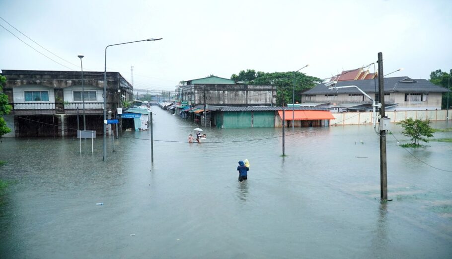 Πλημμύρες στη νότια Ταϊλάνδη © EPA/YALA PROVINCIAL PUBLIC RELATIONS DEPARTMENT