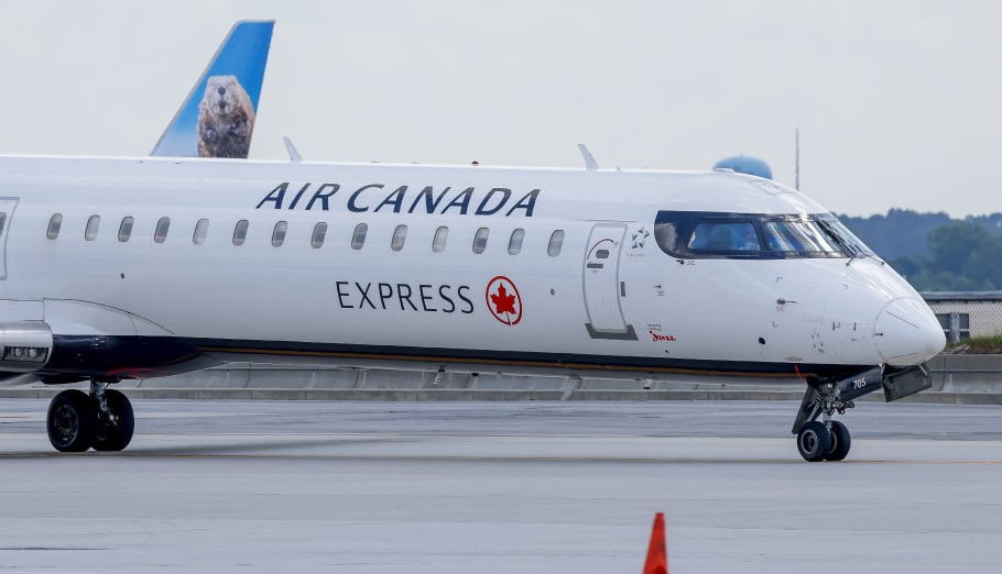 Αεροπλάνο της Air Canada © EPA/ ERIK S. LESSER