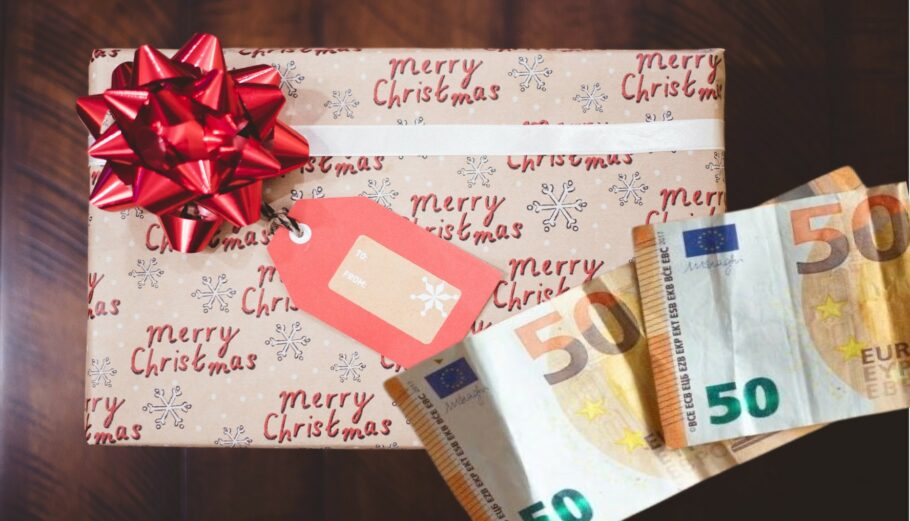 Δώρο Χριστουγέννων © Unsplash/powergame.gr
