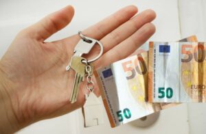 Μικρά και παλιά ακίνητα επιλέγουν για νοίκι τα ελληνικά νοικοκυριά
