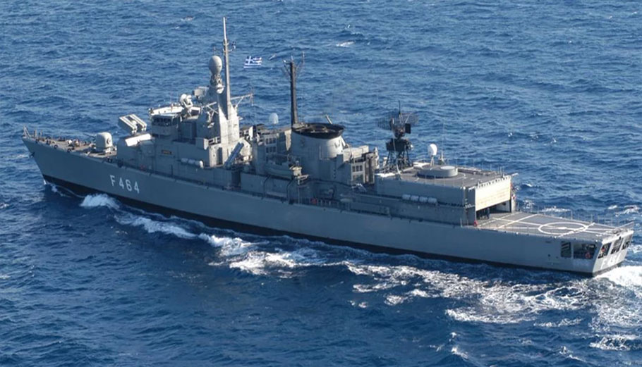 Το Πολεμικό Ναυτικό δίνει πρόσβαση στο κοινό σε τρία πλοία