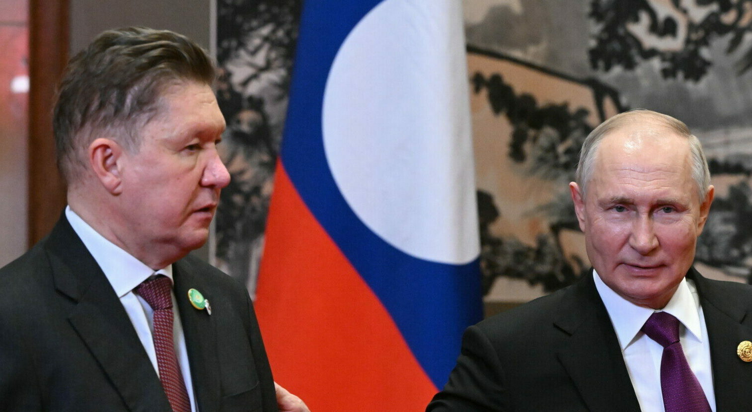 Ο CEO της Gazprom Alexey Miller με τον Ρώσο Πρόεδρο Βλαντιμίρ Πούτιν © EPA/SERGEY GUNEEV /SPUTNIK/KREMLIN POOL / POOL MANDATORY CREDIT
