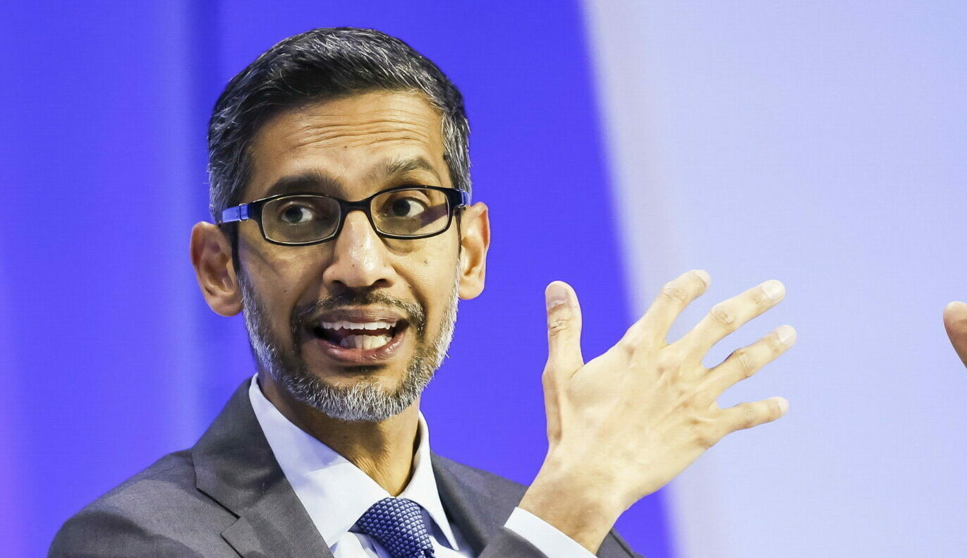 O CEO της Google Sunar Pichai © EPA/JOHN G. MABANGLO