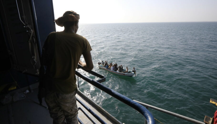 Αντάρτης Χούθι στην Ερυθρά Θάλασσα © EPA/YAHYA ARHAB