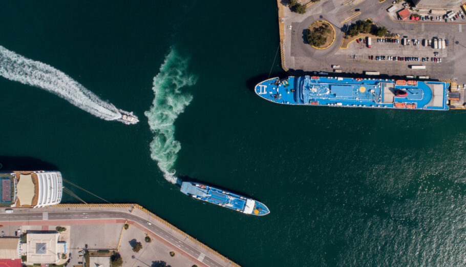 Κρουαζιερόπλοιο στο λιμάνι του Πειραιά © Eurokinissi