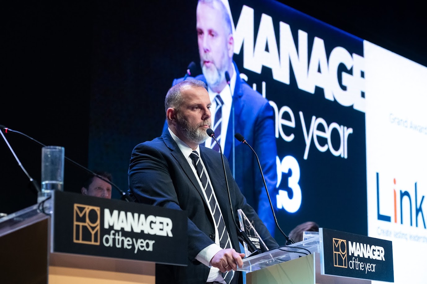 O CEO του ομίλου Sunlight . Λάμπρος Μπίσαλας κατά τη βράβευσή του ως Manager of the Year 2023@ΔΤ
