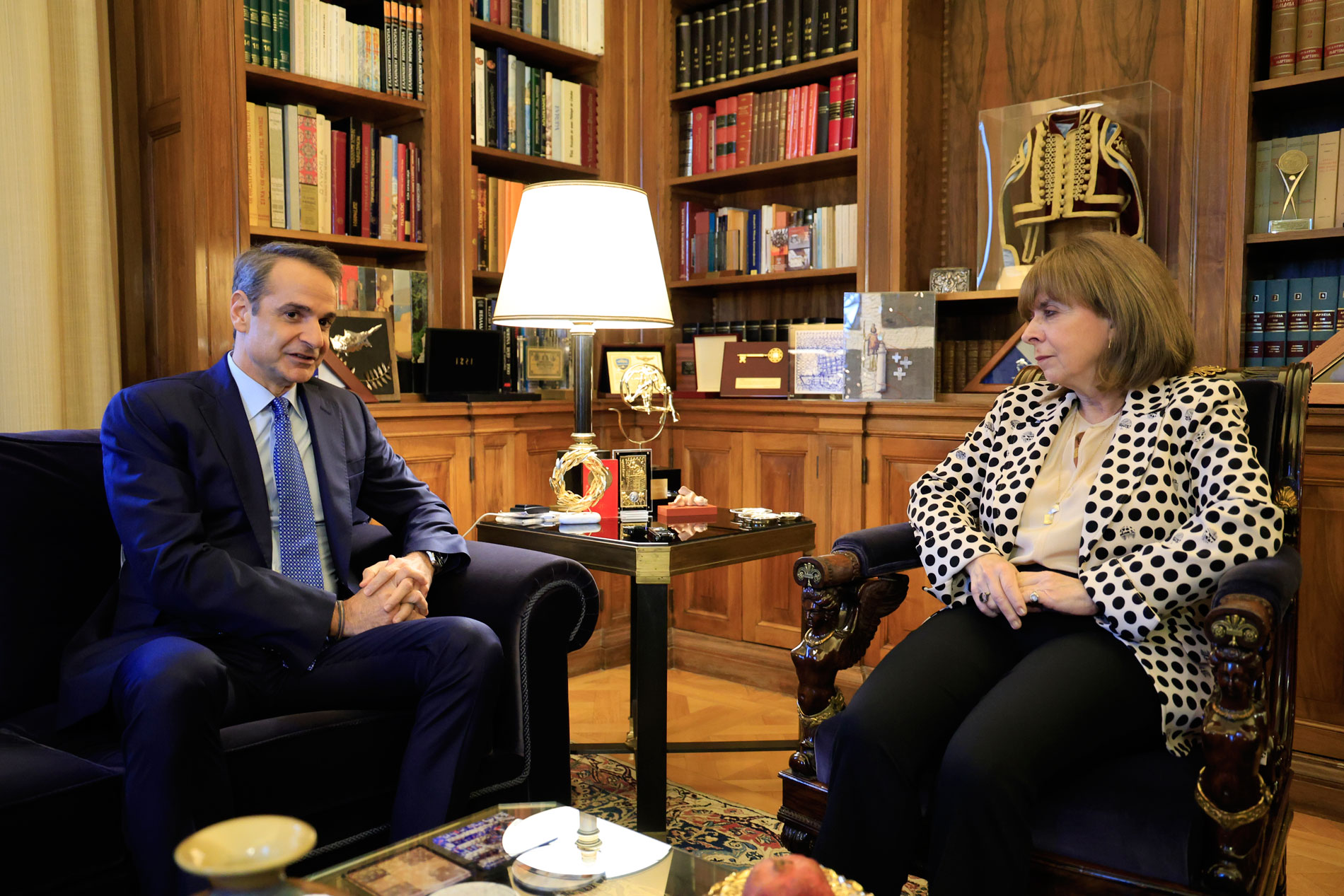 Μητσοτάκης σε Σακελλαροπούλου: Σε τροχιά σημαντικών αλλαγών η Ελλάδα