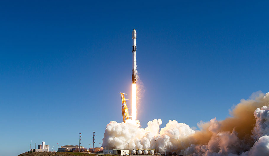 Με πύραυλο της SpaceX του Έλον Μασκ η εκτόξευση του κατασκοπευτικού πυραύλου της Νότιας Κορέας © EPA/SpaceX via South Korea Defense Ministry/ HANDOUT