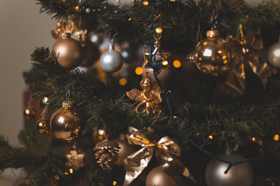 Το τεχνητό χριστουγεννιάτικο δέντρο έχει μεγαλύτερο περιβαλλοντικό αποτύπωμα από το φυσικό έλατο © Pixabay