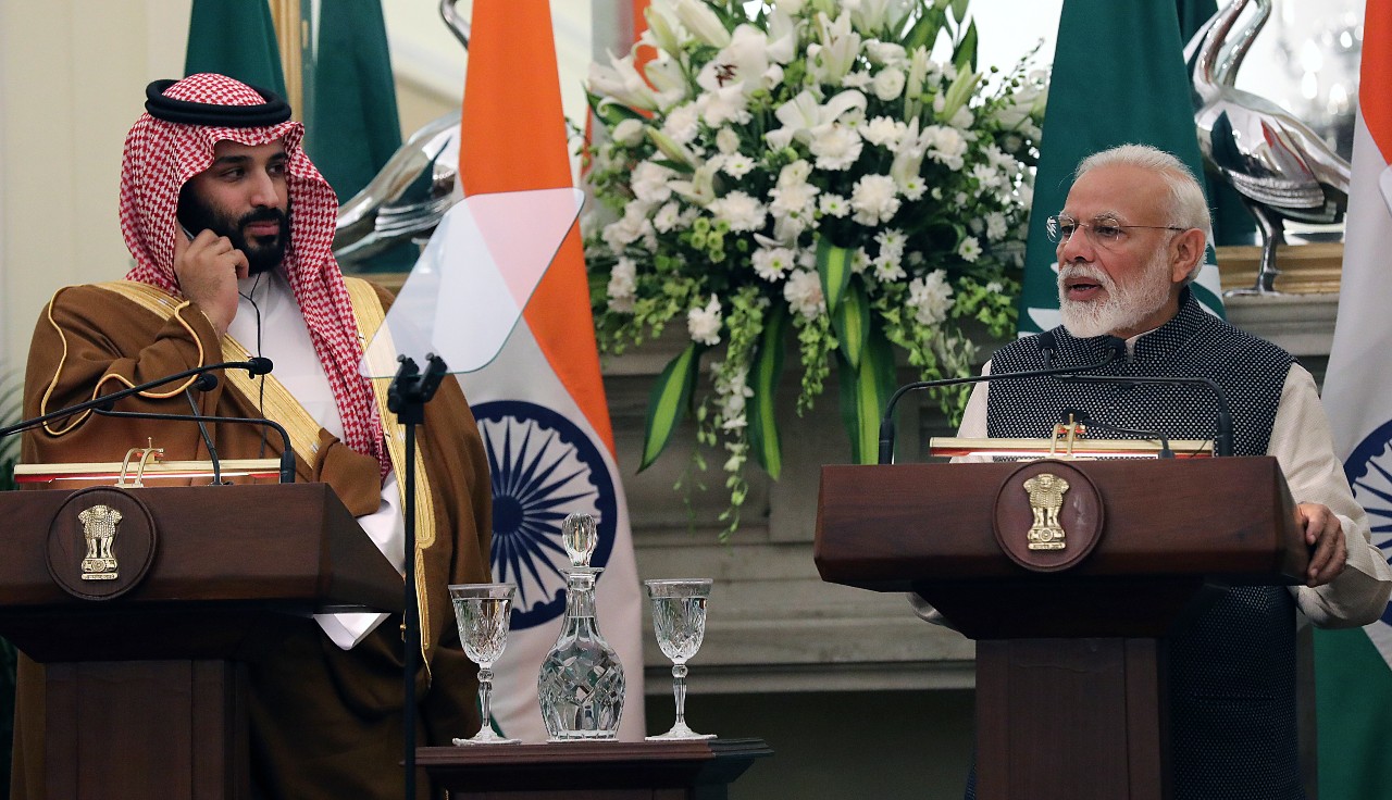 Ο Σαουδάραβας Πρίγκιπας Μπιν Σαλμάν και ο Ινδός πρωθυπουργός Ναρέντρα Μόντι