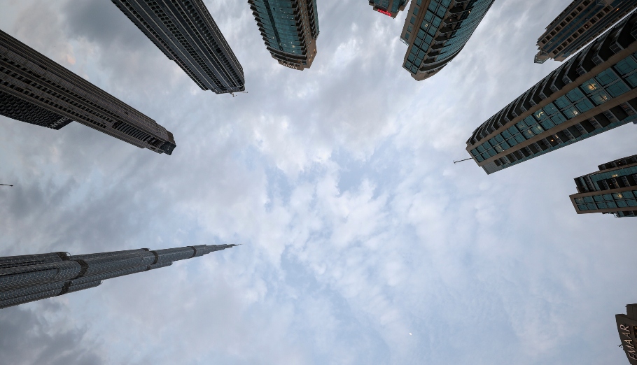 Οι πιο εντυπωσιακοί ουρανοξύστες του κόσμου φτάνουν μέχρι τον... ουρανό @ EPA/ALI HAIDER