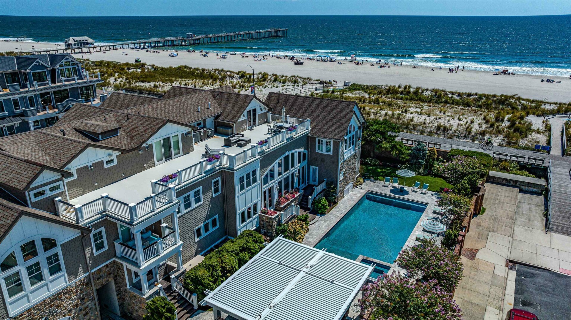 Έπαυλη στο Jersey Shore © https://www.dilorenzorealtygroup.com/homes-for-sale-details/114-S-PRINCETON-AVE-VENTNOR-NJ-08406/581142/104/