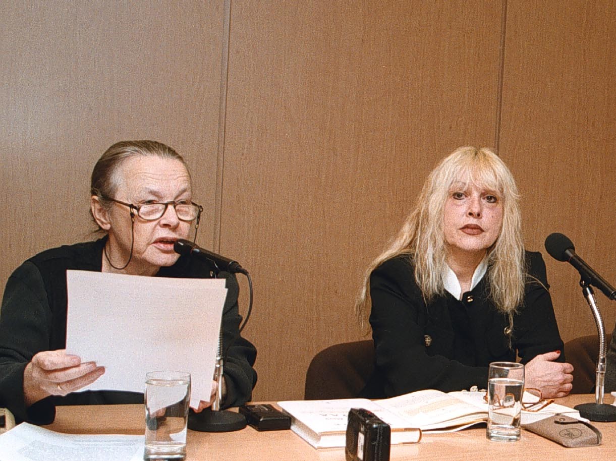 Η Σόνια Ιλίνσκαγια διακρίνεται αριστερά, σε παλιότερη φωτογραφία