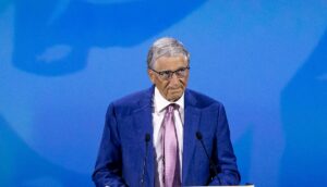 Ίδρυμα Γκέιτς: Σχεδιάζει μαζικές απολύσεις και ανοίγει ξανά τον φάκελο Έπσταϊν