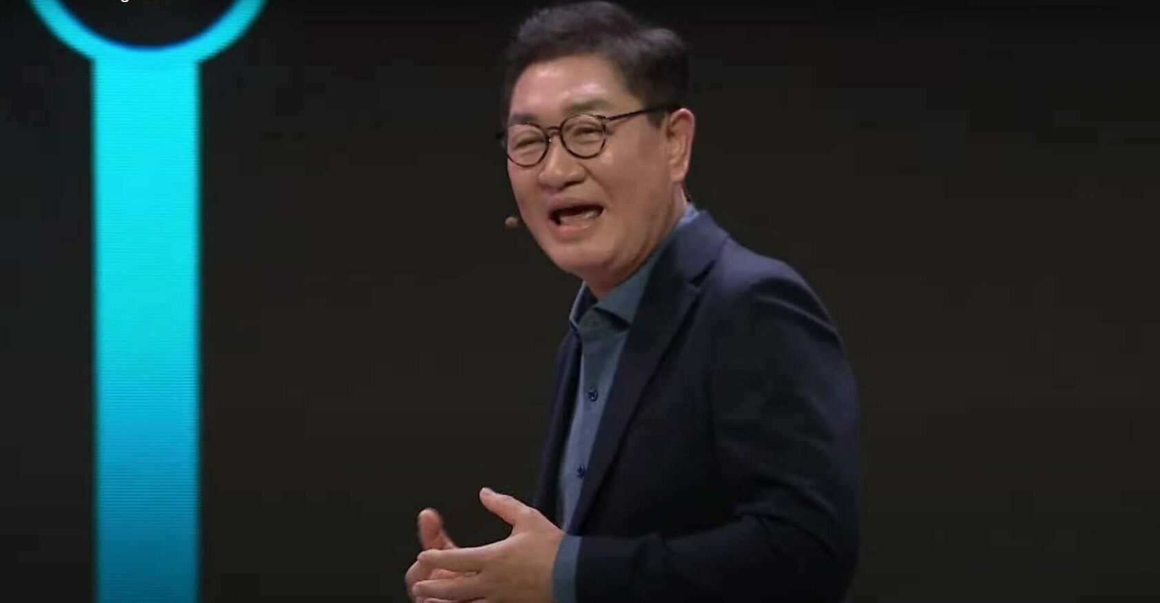 Ο Jong-Hee Han, Αντιπρόεδρος, Διευθύνων Σύμβουλος και Επικεφαλής του τμήματος Device eXperience της Samsung © news.samsung.com