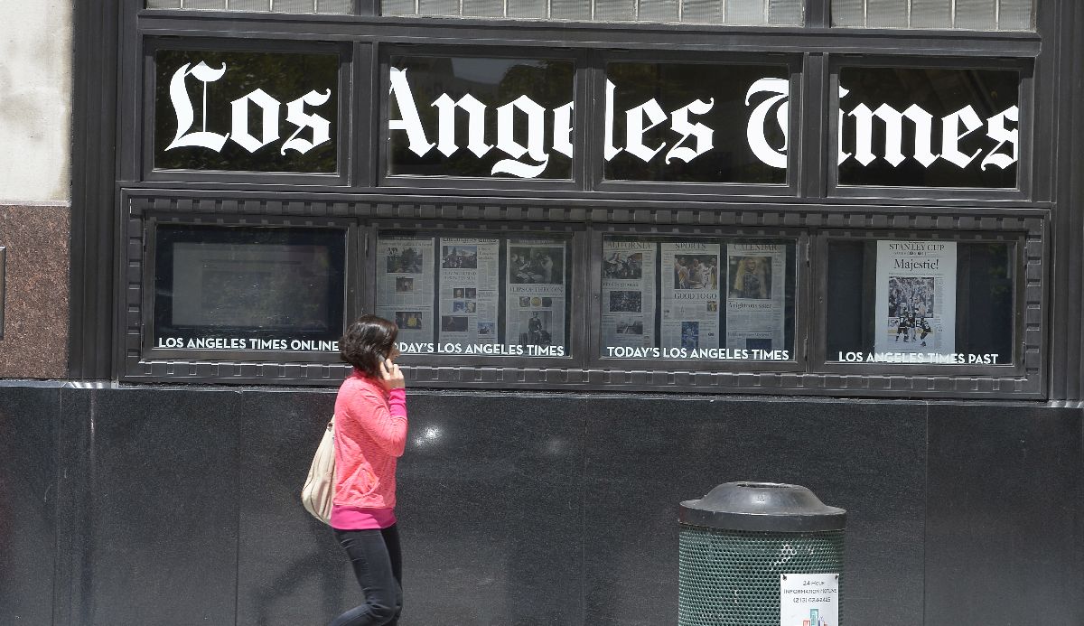 Το κτίριο της εφημερίδας Los Angeles Times στο κέντρο του Λος Άντζελες ©EPA/MIKE NELSON