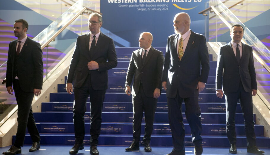 Ο Πρωθυπουργός του Μαυροβουνίου, Milojko Spajic, ο Σέρβος Πρόεδρος, Aleksandar Vucic, ο Πρόεδρος της Βόρειας Μακεδονίας, Dimitar Kovacevski, ο Αλβανός Πρωθυπουργός, Edi Rama και ο Πρόεδρος του Κοσόβου, Albin Kurti © EPA/GEORGI LICOVSKI