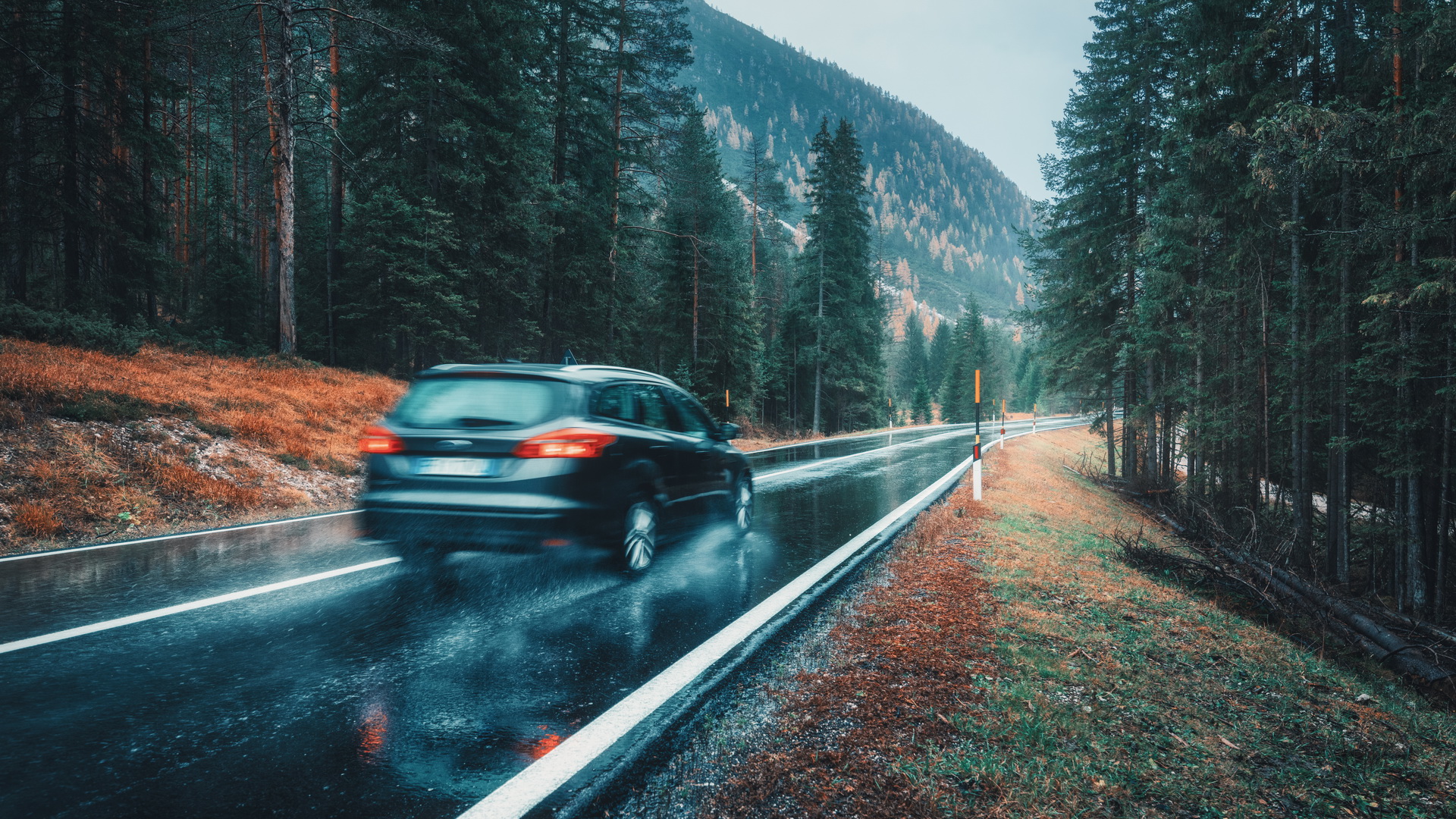 Οδήγηση στη βροχή © motorone.gr