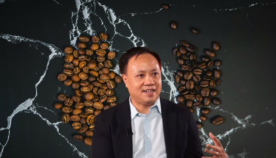 Ο πρόεδρος της βιετναμέζικης εταιρείας καφέ, Phuc Sinh Corp, Phan Minh Thong © youtube printscreen/unsplash/powergame.gr