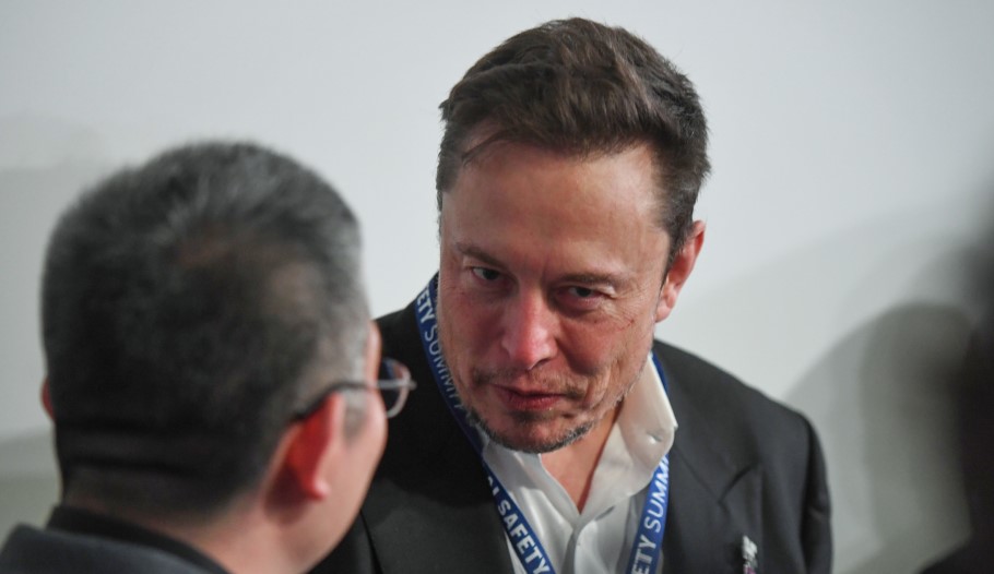 Έλον Μασκ, CEO της Tesla © EPA/CHRIS J. RATCLIFFE