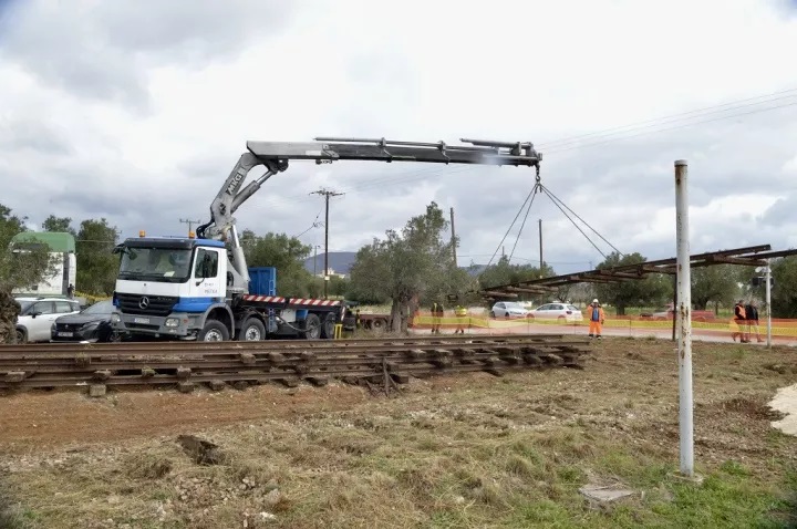 Το εργοτάξιο του υπό κατασκευή έργου της επέκτασης του Προαστιακού Σιδηροδρόμου Δυτικής Αττικής@ΔΤ