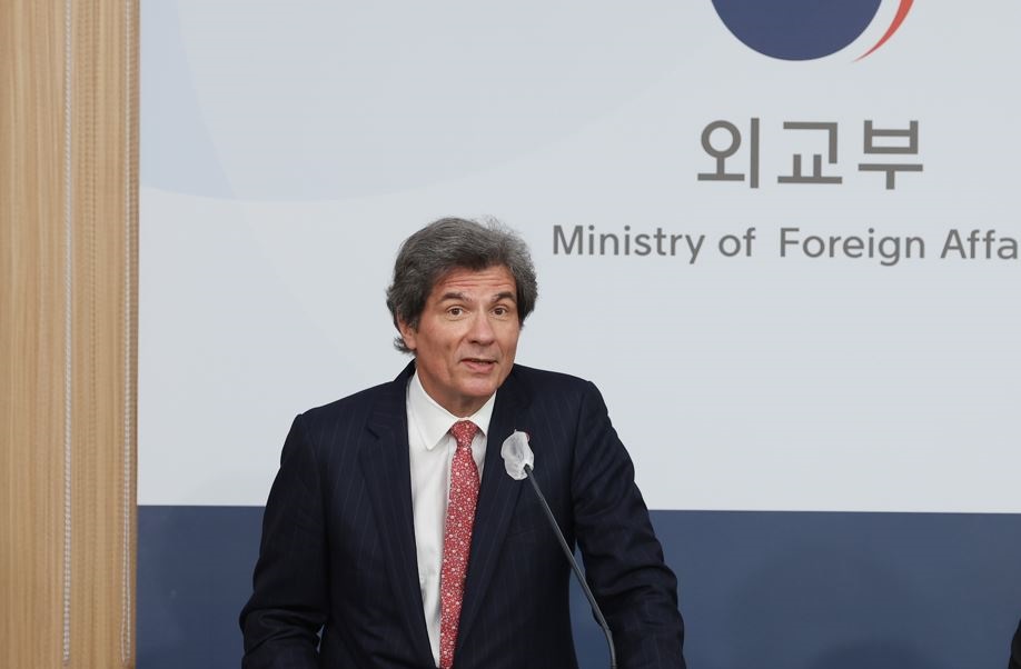 O Αμερικανός υφυπουργός για την οικονομική ανάπτυξη, Jose Fernandez © EPA/YONHAP SOUTH KOREA OUT