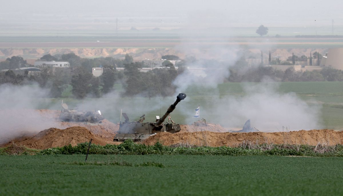 Επίθεση του Ισραήλ κοντά στα σύνορα με τη Γάζα © EPA/ATEF SAFADI