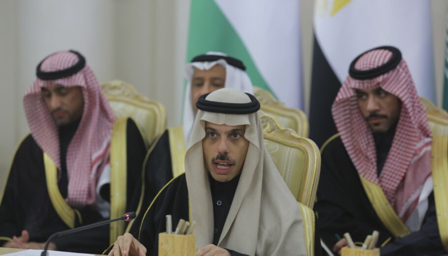 O πρίγκιπας Φαϊζάλ μπιν Φαρχάν Αλ Σαούντ/Σαουδική Αραβία © EPA/EVGENIA NOVOZHENINA / POOL