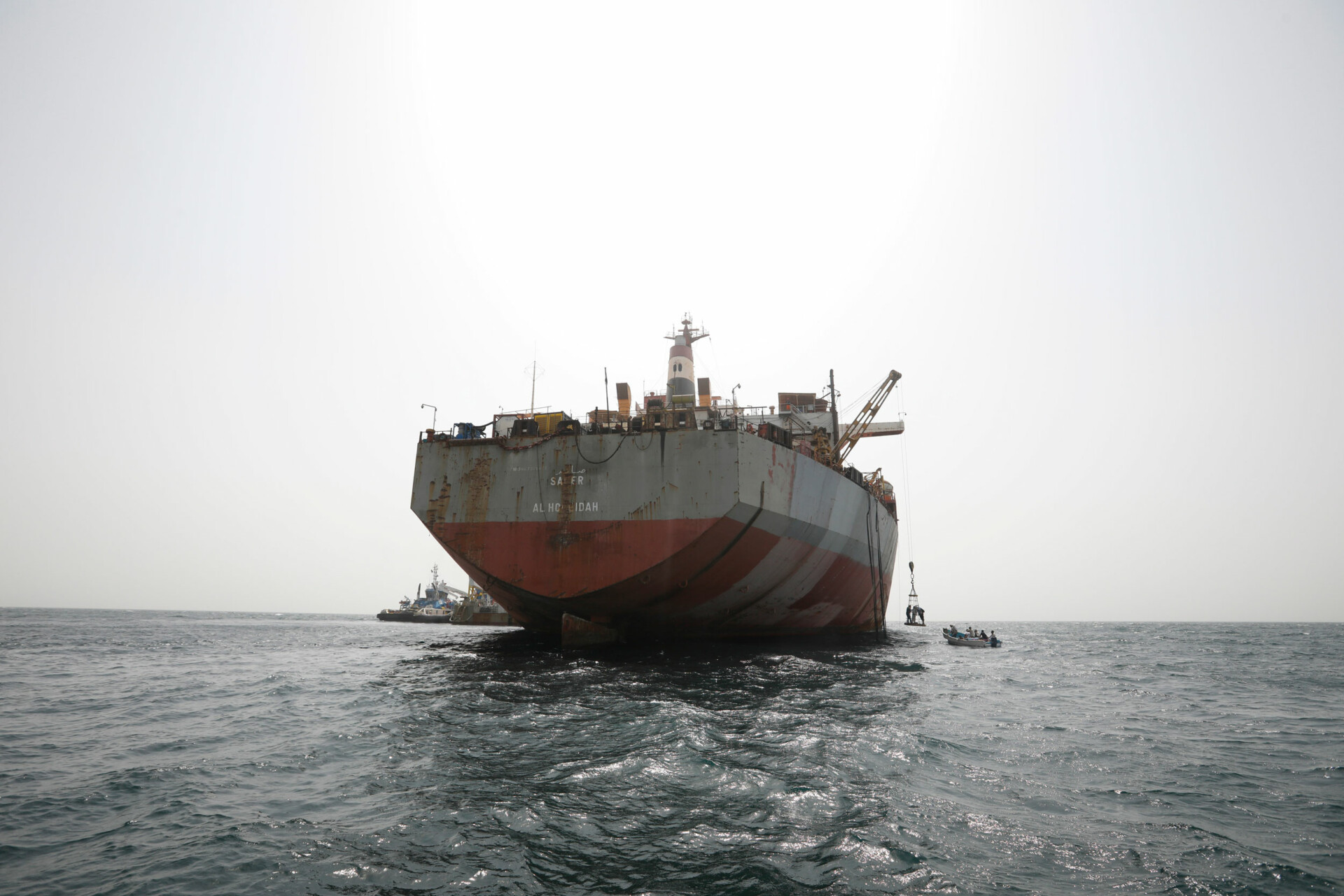 Τάνκερ στην Ερυθρά Θάλασσα © EPA/YAHYA ARHAB