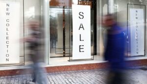 Χειμερινές εκπτώσεις 2026: Ανοιχτά τα καταστήματα την Κυριακή 25/1 – Το ωράριο