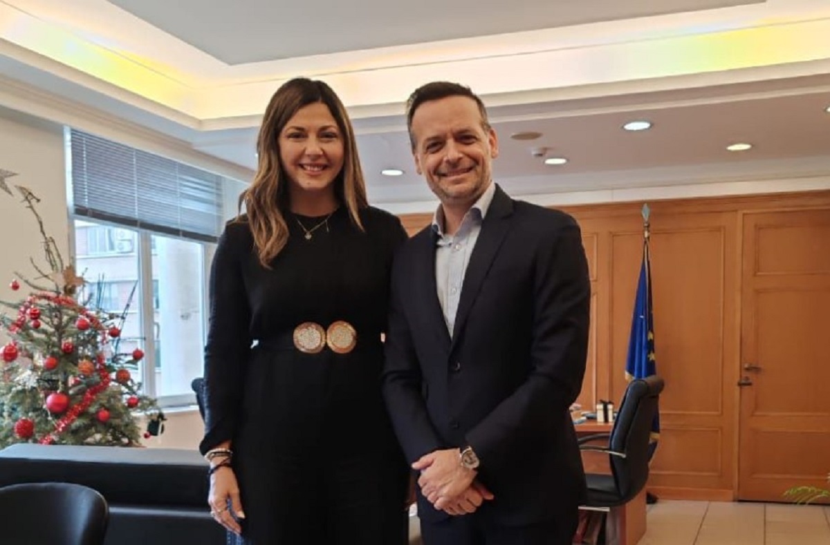 Συνάντηση Ζαχαράκη με Χάρη Δούκα για την κοινωνική κατοικία