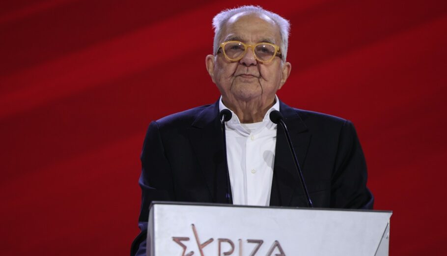 Ο Αλέκος Φλαμπουράρης στο συνέδριο του ΣΥΡΙΖΑ (ΓΙΩΡΓΟΣ ΚΟΝΤΑΡΙΝΗΣ/EUROKINISSI)